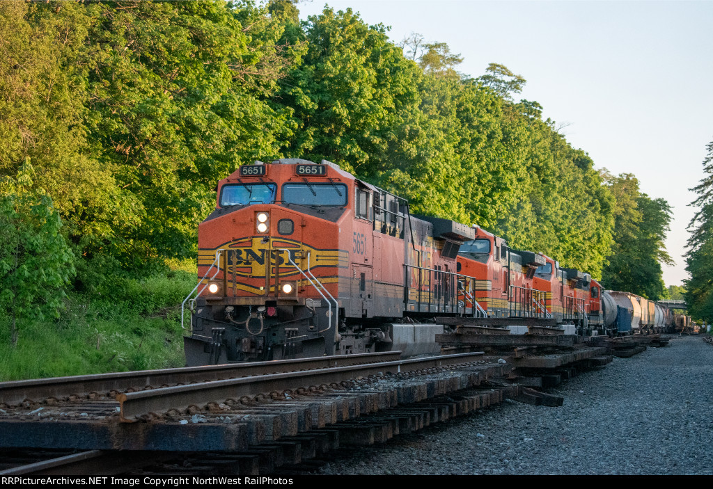 BNSF 5651